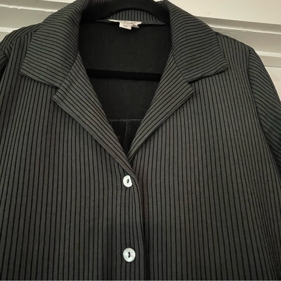 Simply Noelle tunic top. Grey with black stripes. Long sleeve. Size S/M - Picture 2 of 7